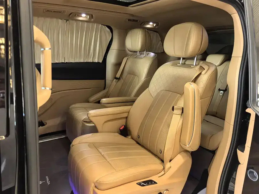 Voyah Lantu Dreamer VOYAH 2024 PHEV Ultra-Long Range Excellence Edition 2024 — миниатюра 3