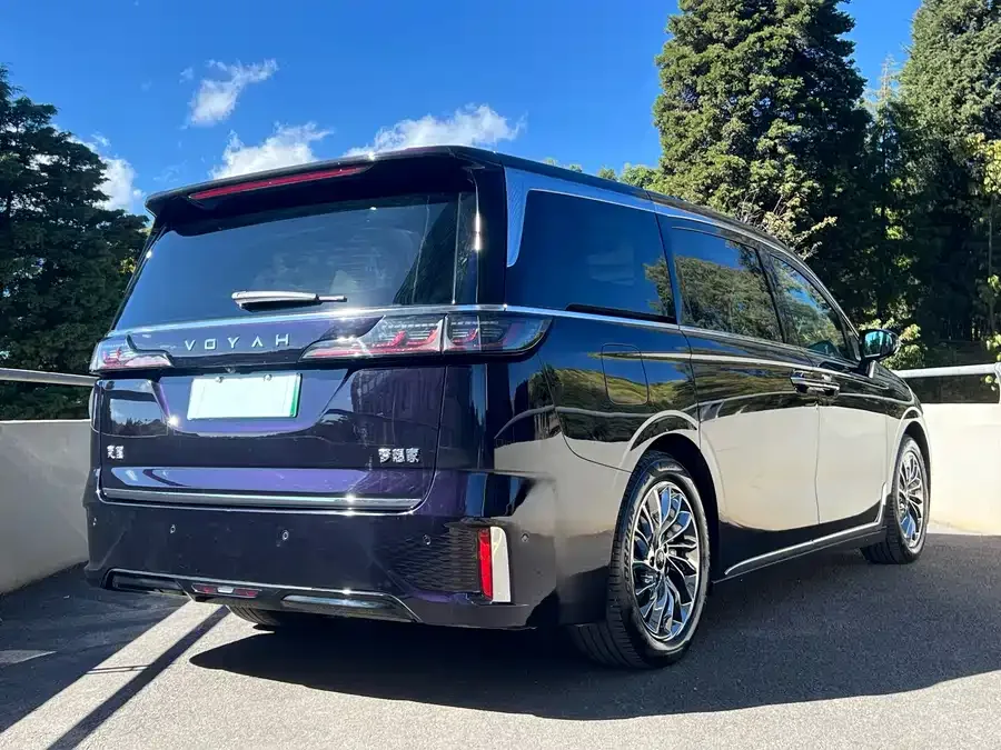 Voyah Lantu Dreamer 2022 Lantu Dreamer Low-Carbon Edition Dream+ Smart Package 2023 — миниатюра 2