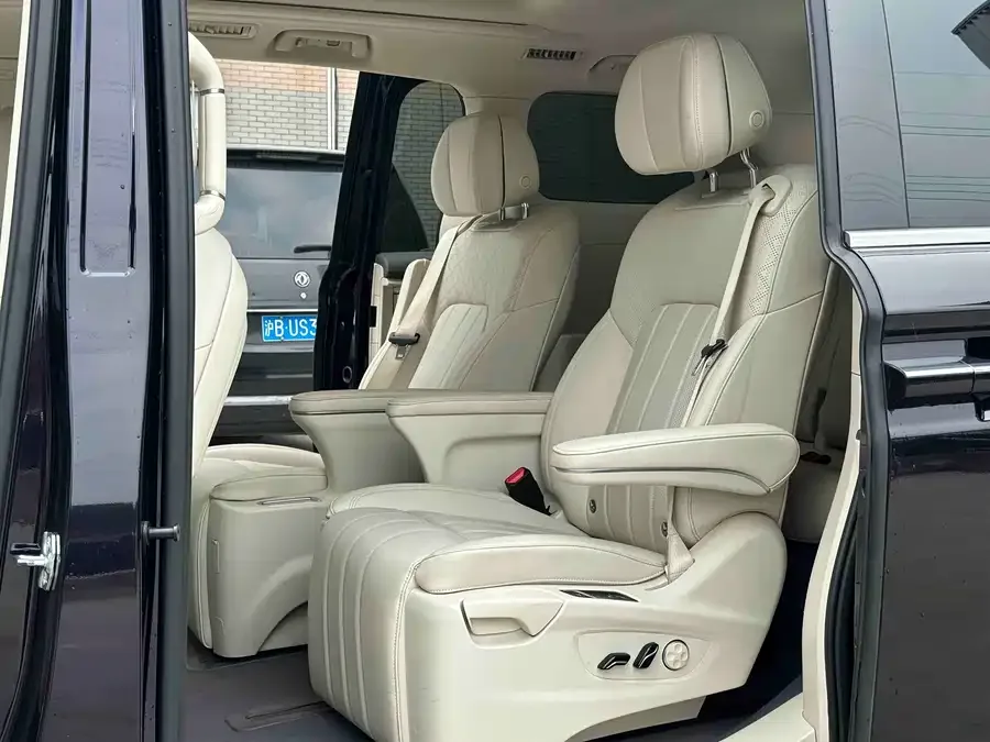 Voyah Lantu Dreamer 2022 Lantu Dreamer Low Carbon Edition + Smart Driving Package 2024 — миниатюра 4