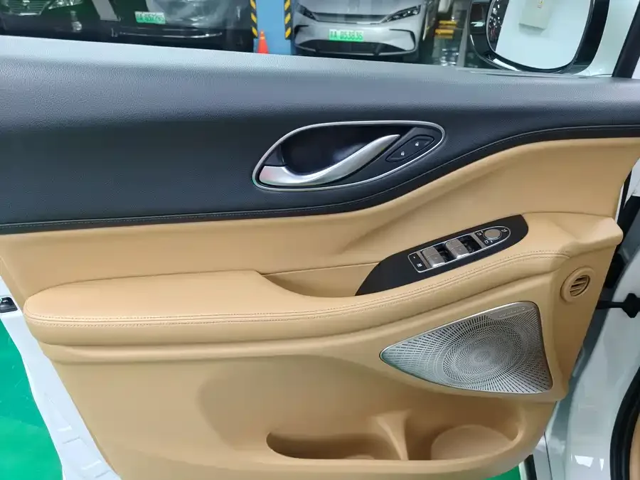 Voyah Lantu Dreamer 2022 Lantu Dreamer Low-Carbon Edition Dream+ Smart Package 2024 — миниатюра 3