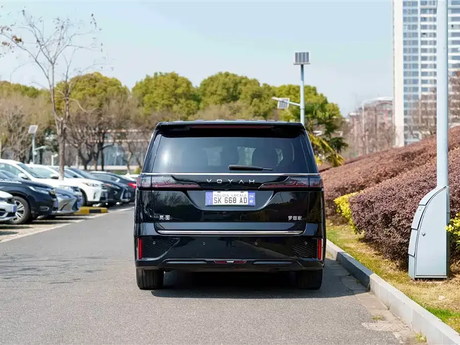 Voyah Lantu Dreamer 2022 Lantu Dreamer Low Carbon Edition 2024 — миниатюра 5