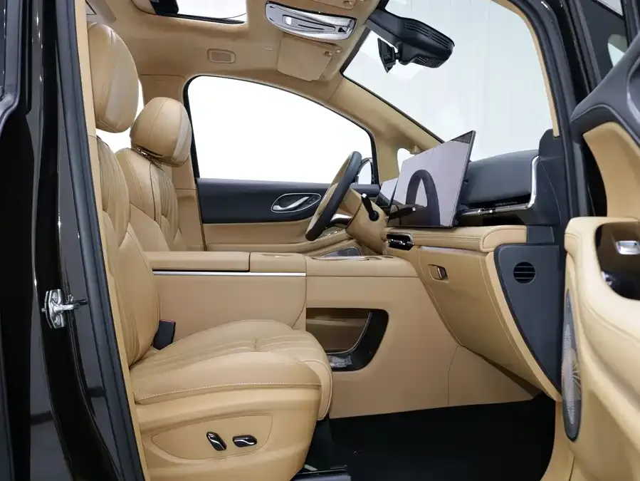 Voyah Lantu Dreamer Lantu Dreamer 2025 PHEV 4WD Flagship Kunpeng Edition 2024 — миниатюра 2