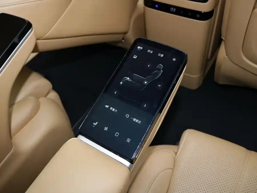 Voyah Lantu Dreamer Lantu Dreamer 2025 PHEV 4WD Flagship Kunpeng Edition 2024 — миниатюра 5