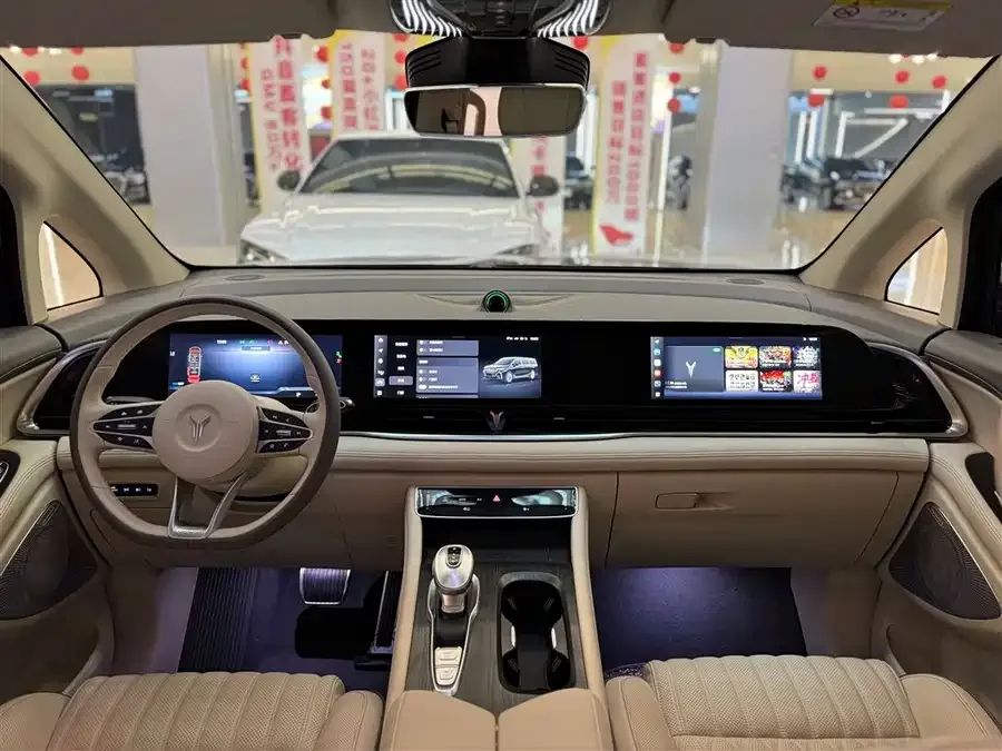 Voyah Lantu Dreamer VOYAH 2024 PHEV Ultra-Long-Range Premium Edition 2024 — миниатюра 4