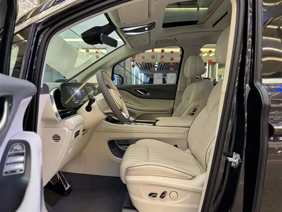 Voyah Lantu Dreamer VOYAH 2024 PHEV Ultra-Long-Range Premium Edition 2024 — миниатюра 5