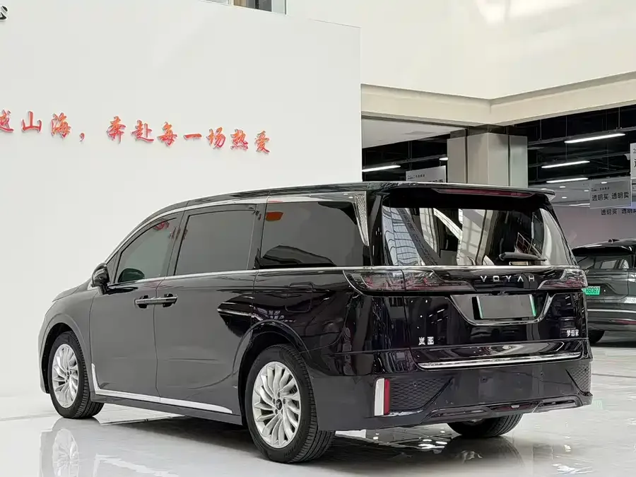 Voyah Lantu Dreamer 2022 Lantu Dreamer Low Carbon Edition 2024 — миниатюра 3