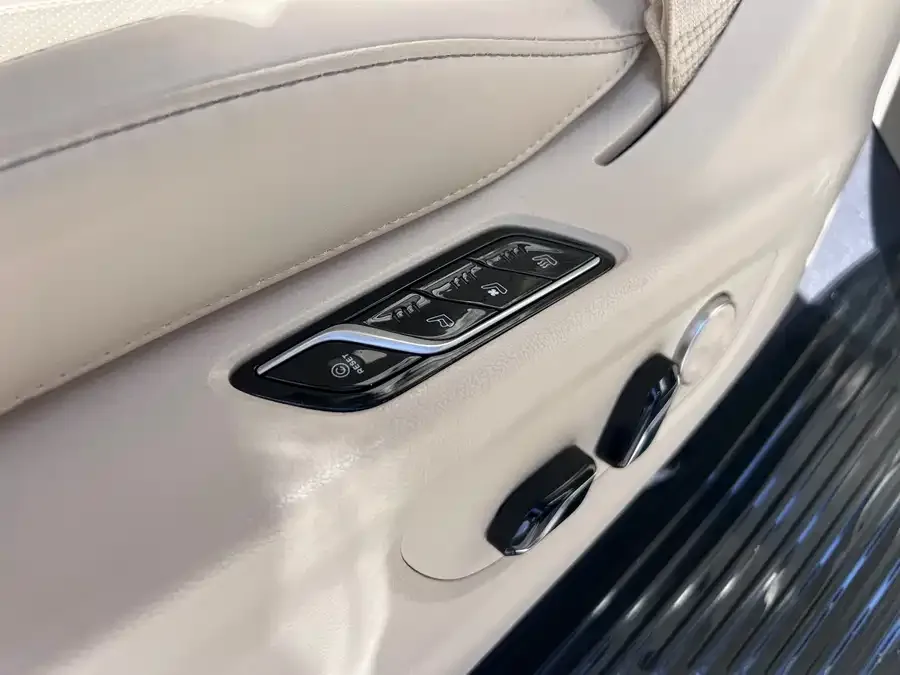 Voyah Lantu Dreamer VOYAH 2024 PHEV Ultra-Long-Range Premium Edition 2024 — миниатюра 4
