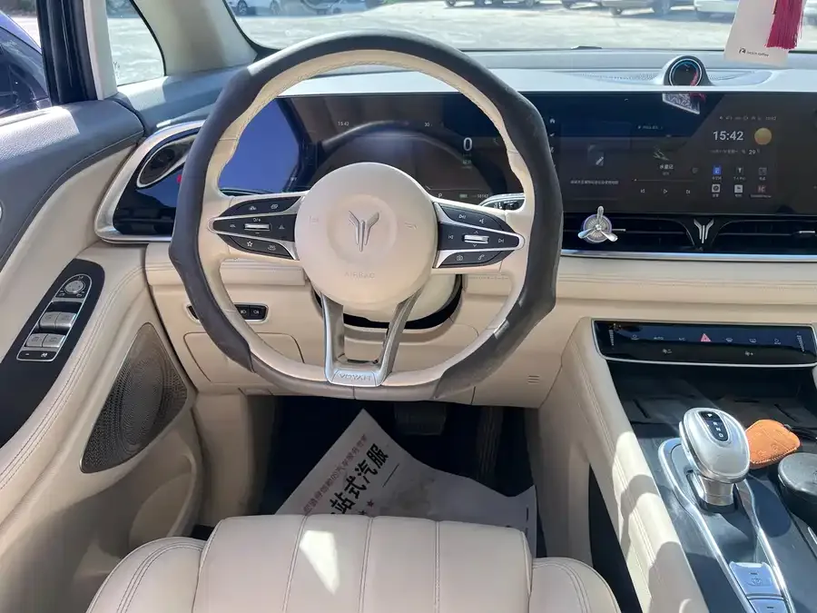 Voyah Lantu Dreamer VOYAH 2024 PHEV Ultra-Long-Range Premium Edition 2024 — миниатюра 5