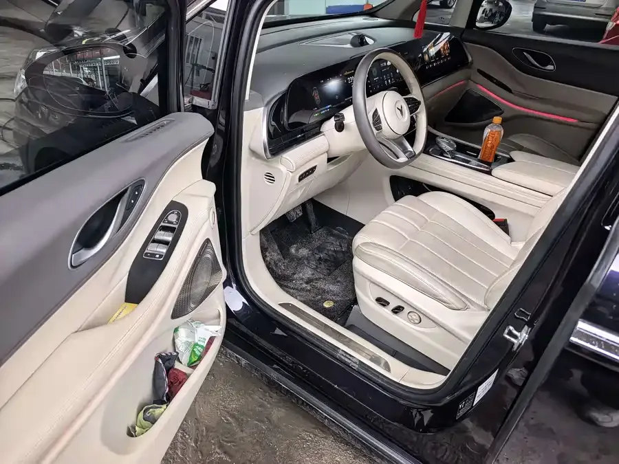 Voyah Lantu Dreamer VOYAH 2024 PHEV Ultra-Long-Range Premium Edition 2024 — миниатюра 4