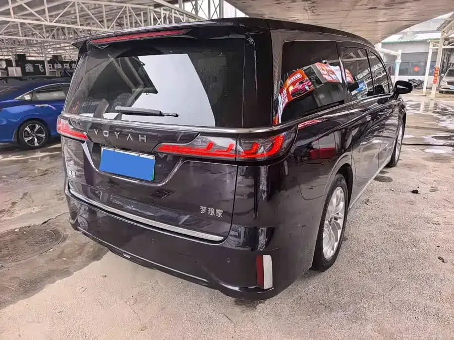 Voyah Lantu Dreamer VOYAH 2024 PHEV Ultra-Long-Range Premium Edition 2024 — миниатюра 5