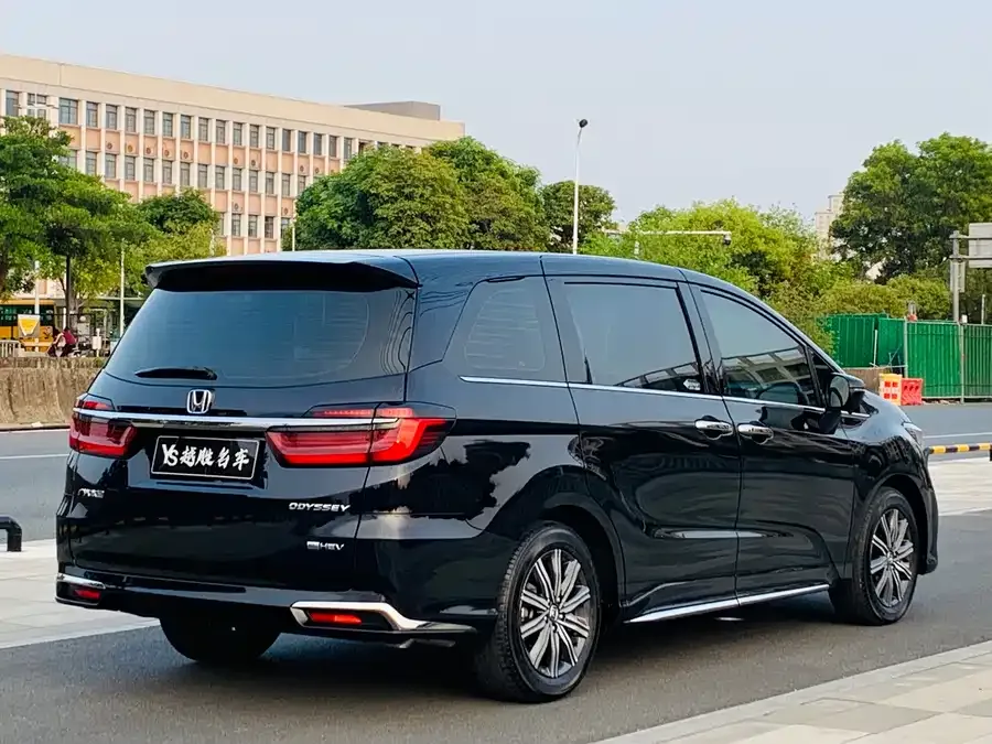 Honda Odyssey 2024 Odyssey 2.0L e:HEV Elite Enjoy Edition 2024 — миниатюра 2
