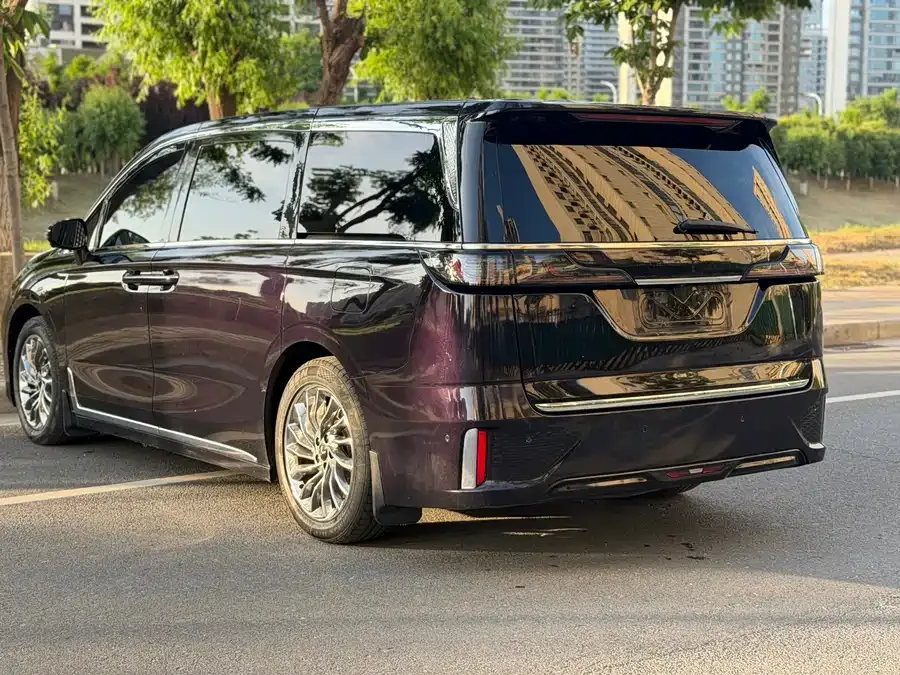 Voyah Lantu Dreamer VOYAH 2024 PHEV Ultra-Long-Range Flagship Edition 2024 — миниатюра 3