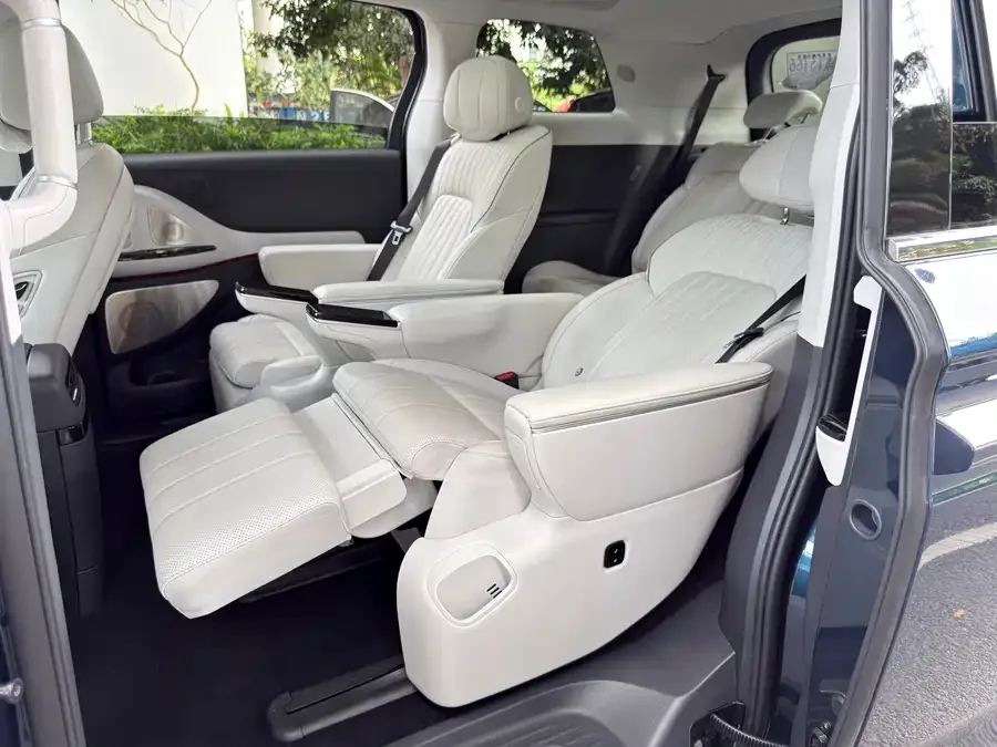 Voyah Lantu Dreamer Lantu Dreamer 2025 PHEV 4WD Flagship Kunpeng Edition 2025 — миниатюра 3