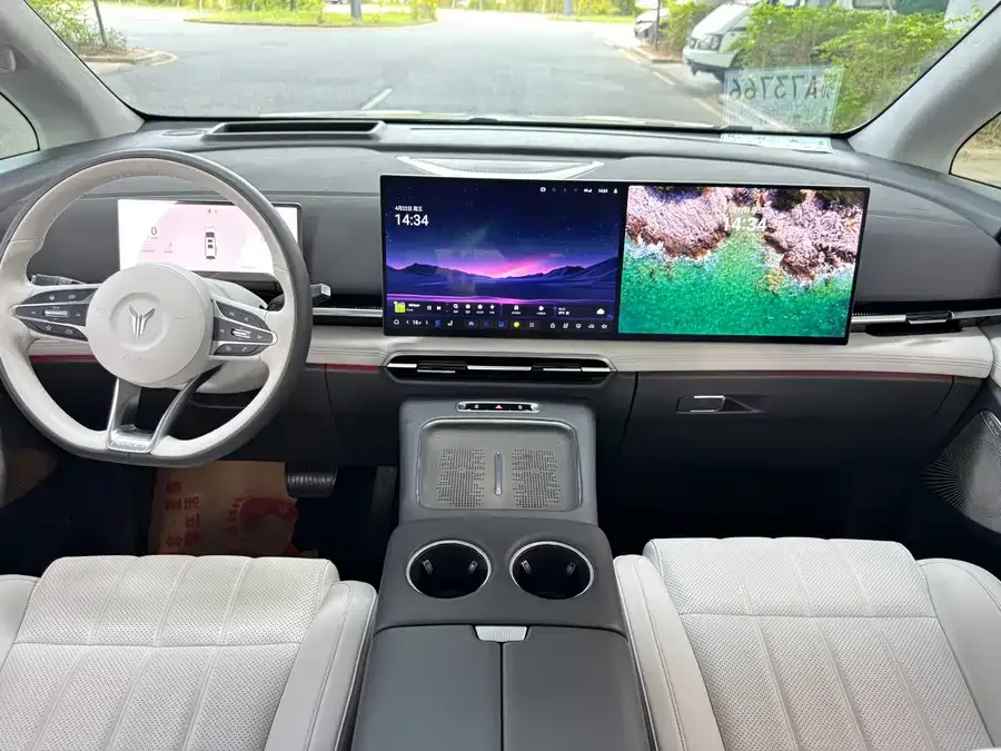 Voyah Lantu Dreamer Lantu Dreamer 2025 PHEV 4WD Flagship Kunpeng Edition 2025 — миниатюра 4