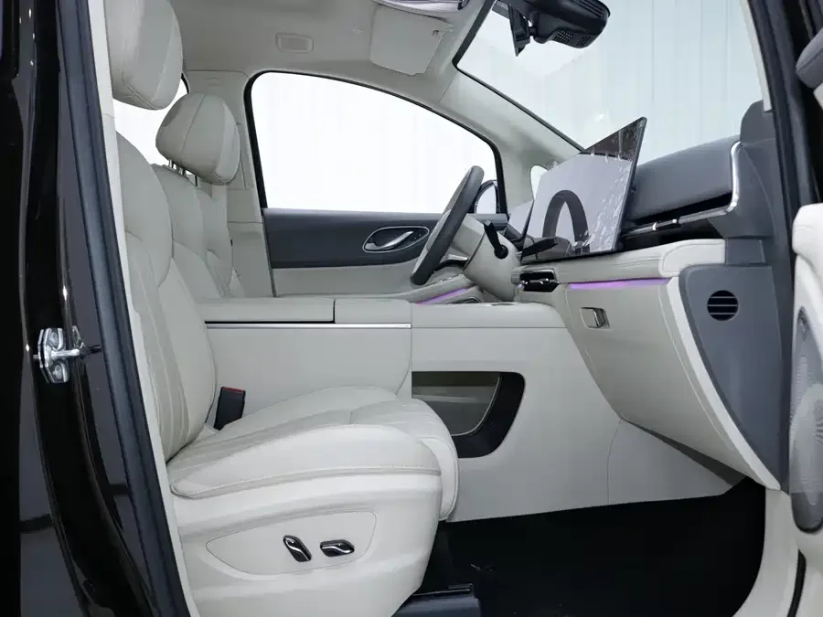 Voyah Lantu Dreamer 2025 Lantu Dreamer PHEV 4WD Premium Kunpeng Edition 2025 — миниатюра 2