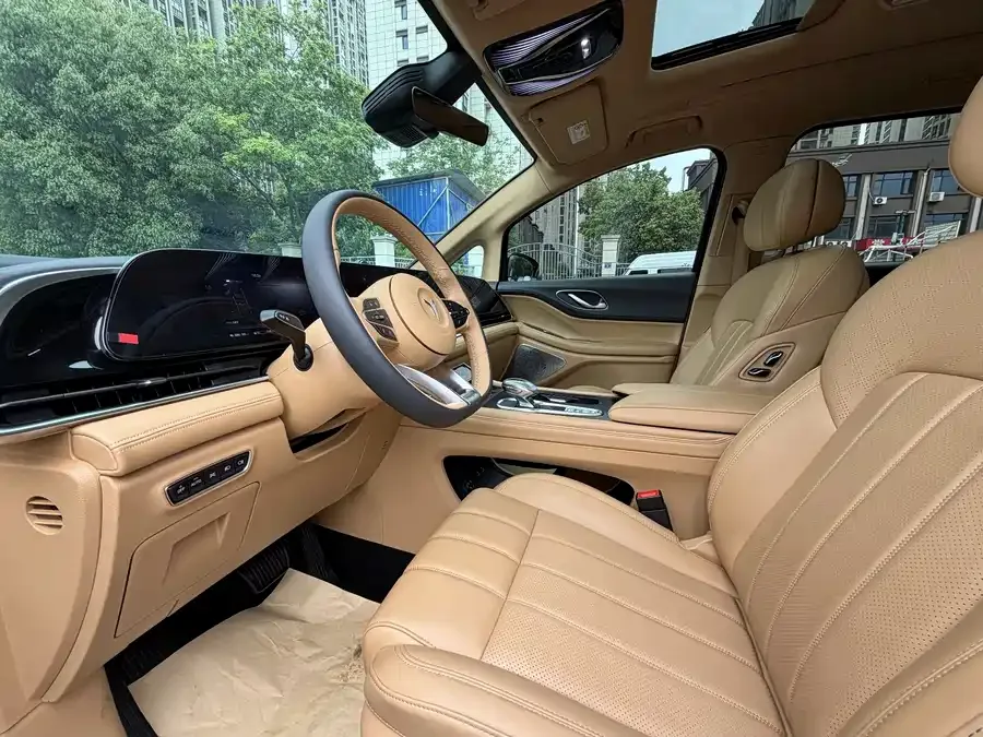 Voyah Lantu Dreamer VOYAH 2024 PHEV Ultra-Long-Range Premium Edition 2024 — миниатюра 2