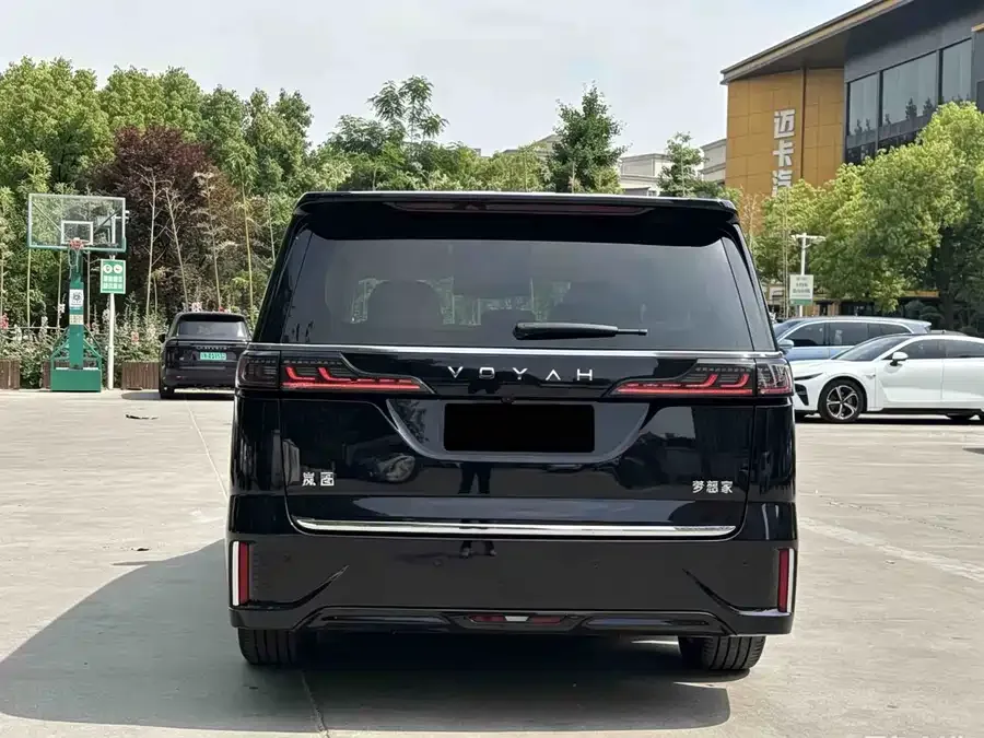 Voyah Lantu Dreamer VOYAH 2024 PHEV Ultra-Long-Range Premium Edition 2024 — миниатюра 4