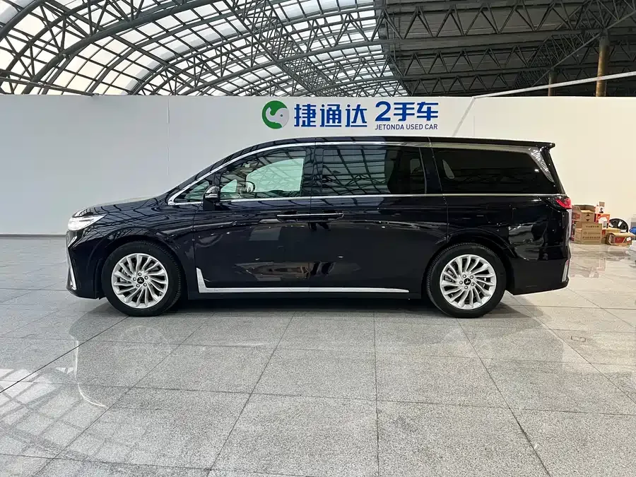 Voyah Lantu Dreamer VOYAH 2024 PHEV Ultra-Long-Range Premium Edition 2024 — миниатюра 2