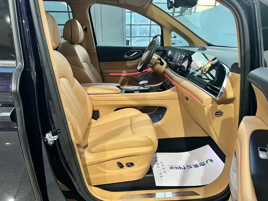 Voyah Lantu Dreamer VOYAH 2024 PHEV Ultra-Long-Range Premium Edition 2024 — миниатюра 4
