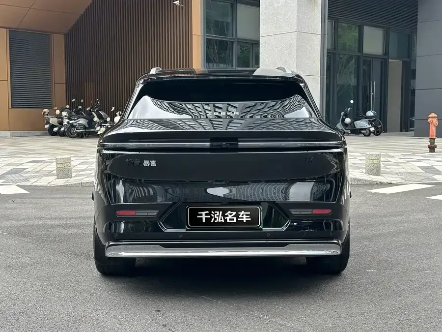 Zeekr 7X Zeekr 7X 2025 100kWh Long-range 4WD Smart Driving Edition 2024 — миниатюра 2