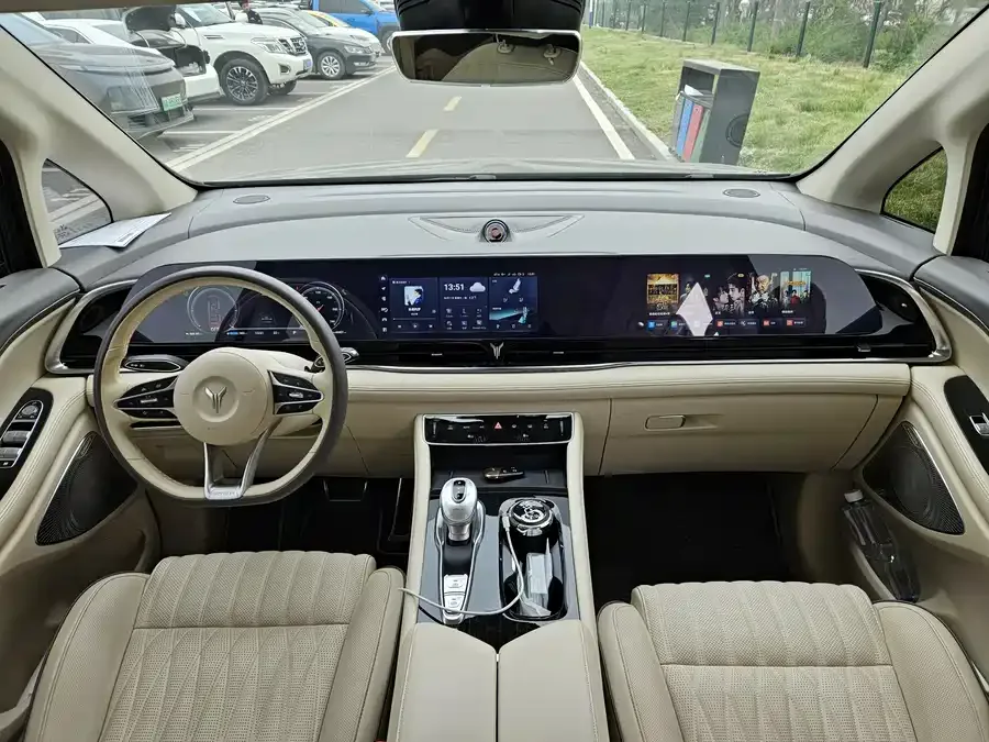 Voyah Lantu Dreamer 2022 Lantu Dreamer Low-Carbon Edition Dream+ Smart Package 2023 — миниатюра 3