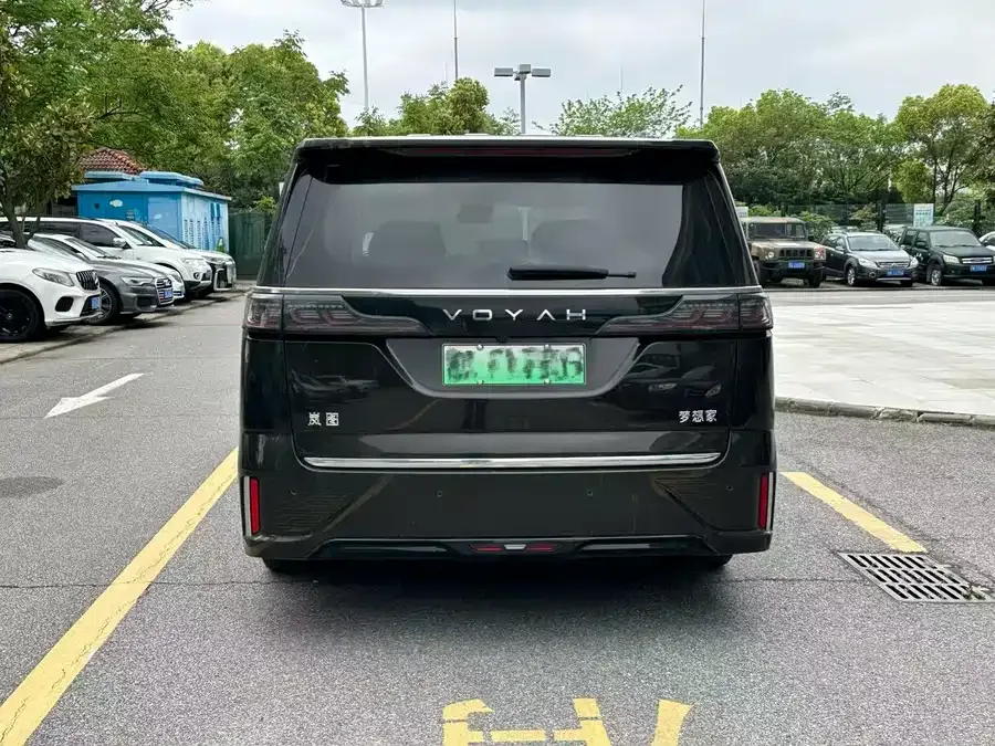 Voyah Lantu Dreamer 2025 Lantu Dreamer PHEV 4WD Premium Kunpeng Edition 2024 — миниатюра 2