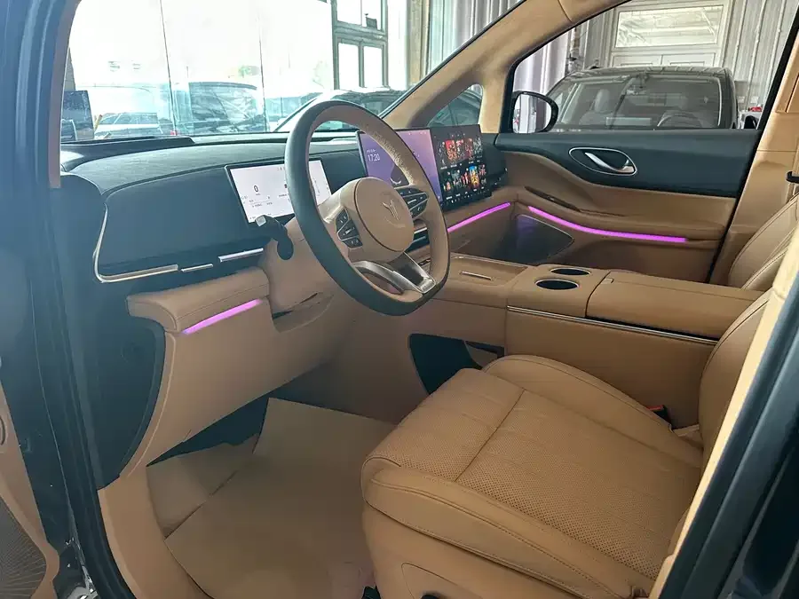 Voyah Lantu Dreamer Lantu Dreamer 2025 PHEV 4WD Flagship Kunpeng Edition 2024 — миниатюра 4