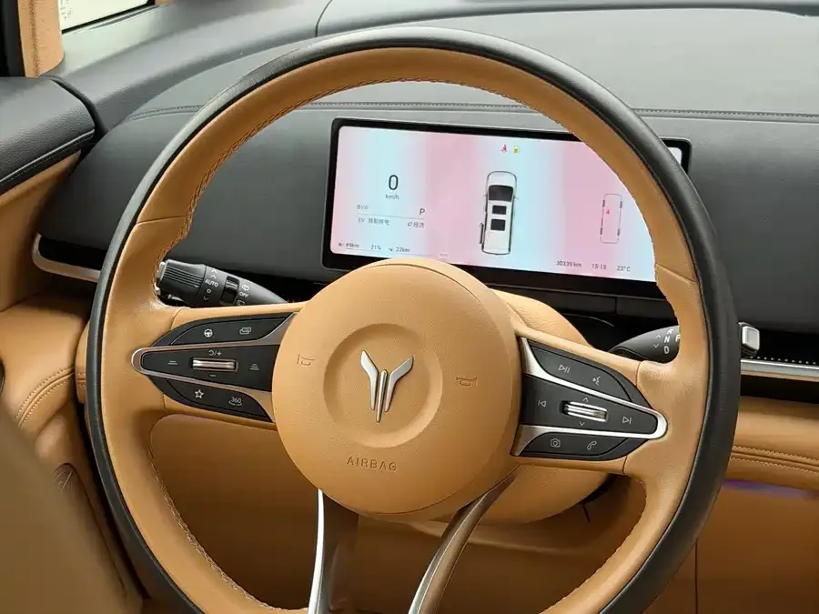 Voyah Lantu Dreamer Lantu Dreamer 2025 PHEV 4WD Flagship Kunpeng Edition 2024 — миниатюра 2