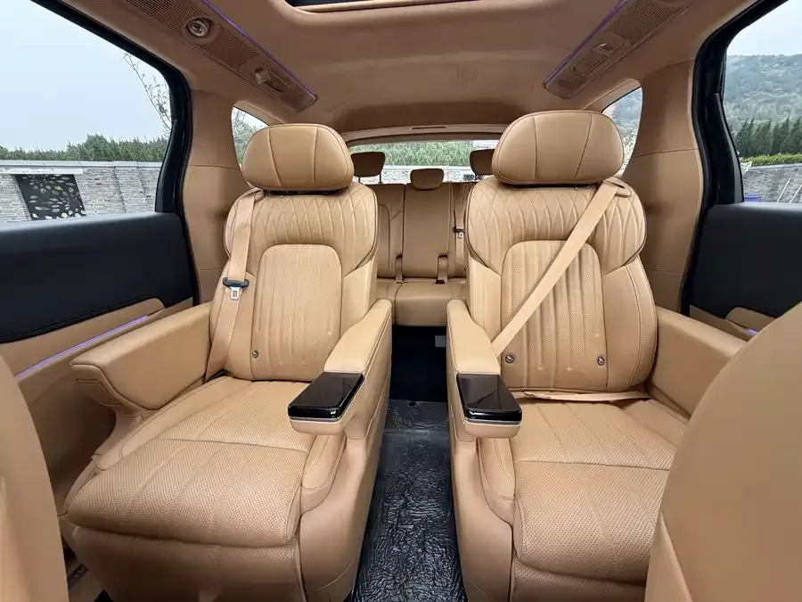 Voyah Lantu Dreamer Lantu Dreamer 2025 PHEV 4WD Flagship Kunpeng Edition 2024 — миниатюра 4