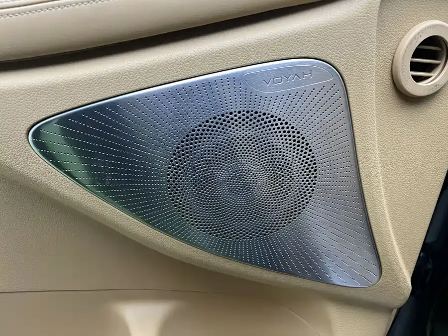 Voyah Lantu Dreamer Lantu Dreamer 2025 PHEV 4WD Flagship Kunpeng Edition 2024 — миниатюра 4