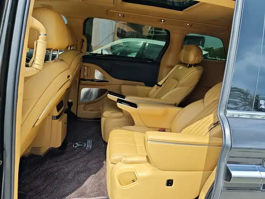 Voyah Lantu Dreamer Lantu Dreamer 2025 PHEV 4WD Flagship Kunpeng Edition 2024 — миниатюра 2