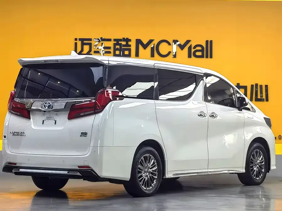 Toyota Alphard 2023 Alphard Hybrid 2.5L Premium Gold Edition 2023 — миниатюра 2