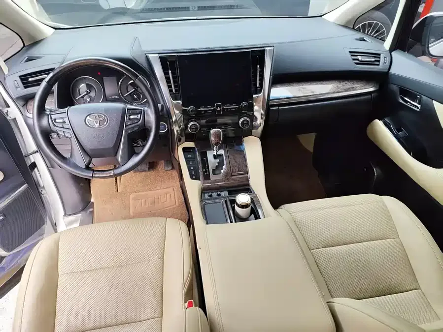 Toyota Alphard 2023 Alphard Hybrid 2.5L Premium Gold Edition 2023 — миниатюра 3