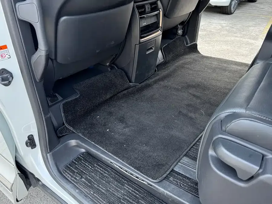Toyota Alphard Alphard 2025 Hybrid 2.5L Premium Gold Edition 2025 — миниатюра 3