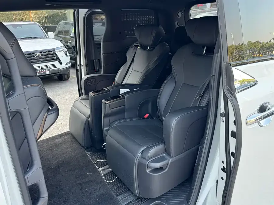 Toyota Alphard Alphard 2025 Hybrid 2.5L Premium Gold Edition 2025 — миниатюра 5