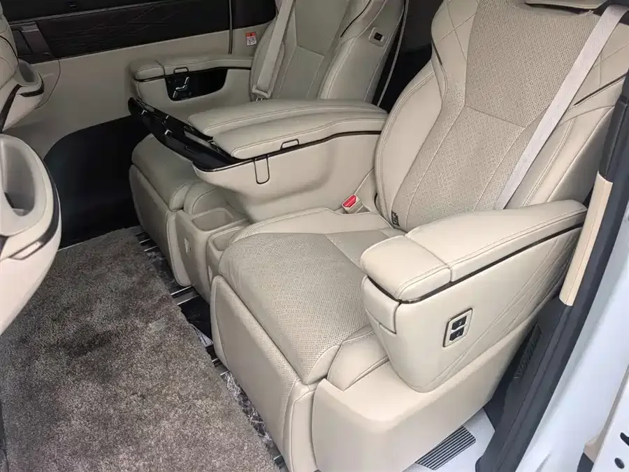 Toyota Alphard Alphard 2024 Hybrid 2.5L Premium Edition 2025 — миниатюра 2