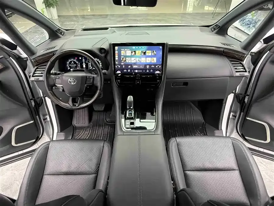 Toyota Alphard Alphard 2024 Hybrid 2.5L Premium Edition 2024 — миниатюра 3
