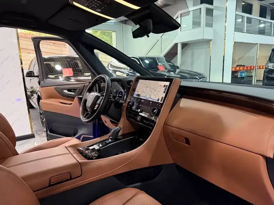 Toyota Alphard Alphard 2024 Hybrid 2.5L Premium Edition 2024 — миниатюра 4