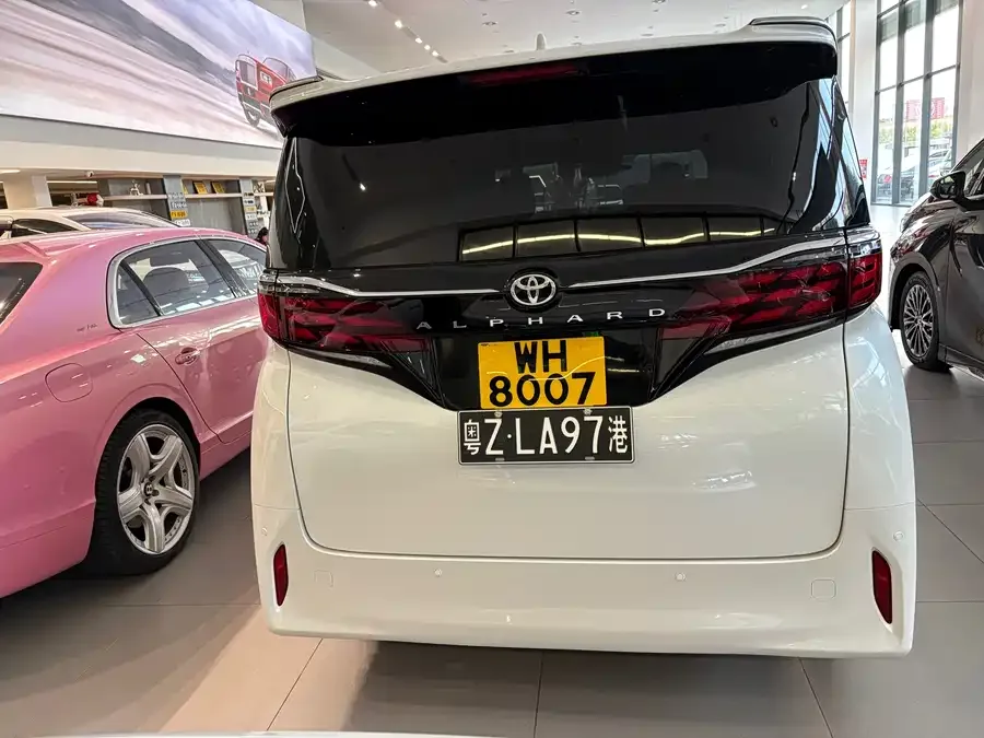 Toyota Alphard Alphard 2025 Hybrid 2.5L Gold Edition 2025 — миниатюра 2