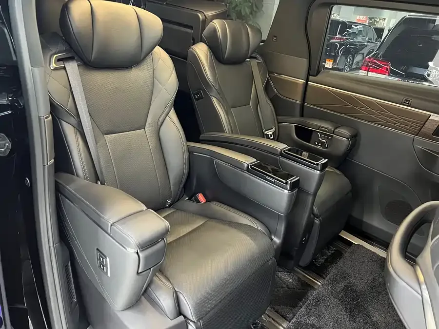 Toyota Alphard Alphard 2024 Hybrid 2.5L Premium Edition 2026 — миниатюра 4