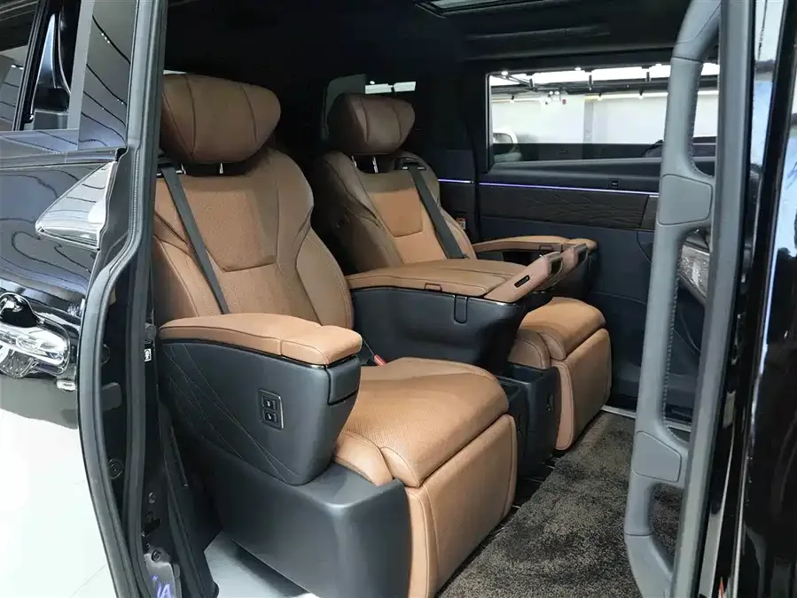 Toyota Alphard Alphard 2024 Hybrid 2.5L Premium Edition 2024 — миниатюра 4