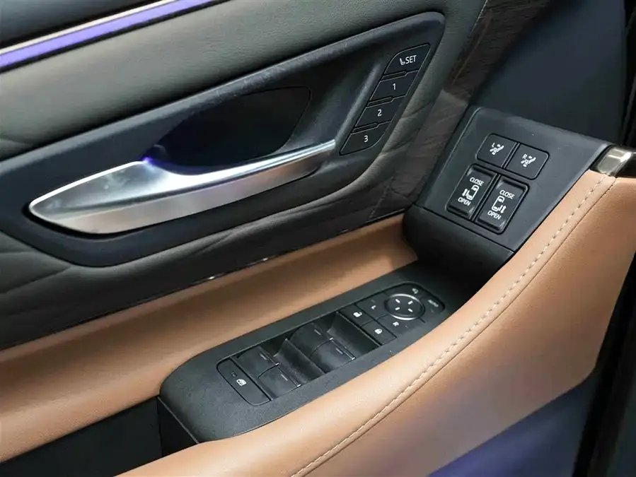 Toyota Alphard Alphard 2024 Hybrid 2.5L Premium Edition 2024 — миниатюра 5