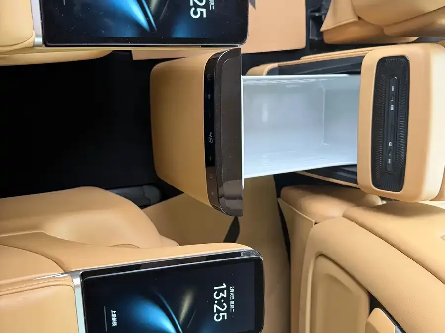 Voyah Lantu Dreamer Lantu Dreamer 2025 PHEV 4WD Flagship Kunpeng Edition 2024 — миниатюра 4