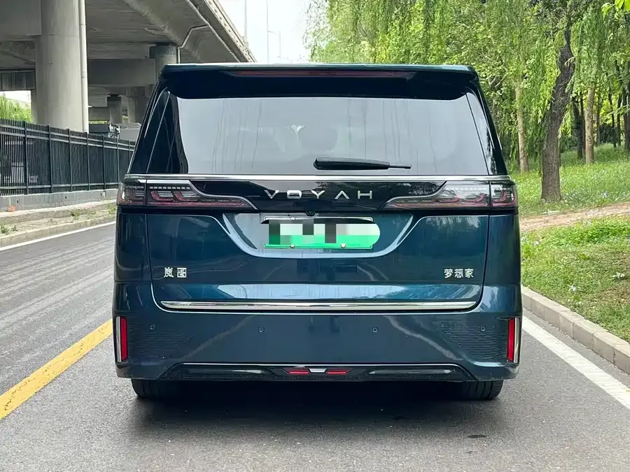 Voyah Lantu Dreamer Lantu Dreamer 2025 PHEV 4WD Flagship Kunpeng Edition 2025 — миниатюра 2