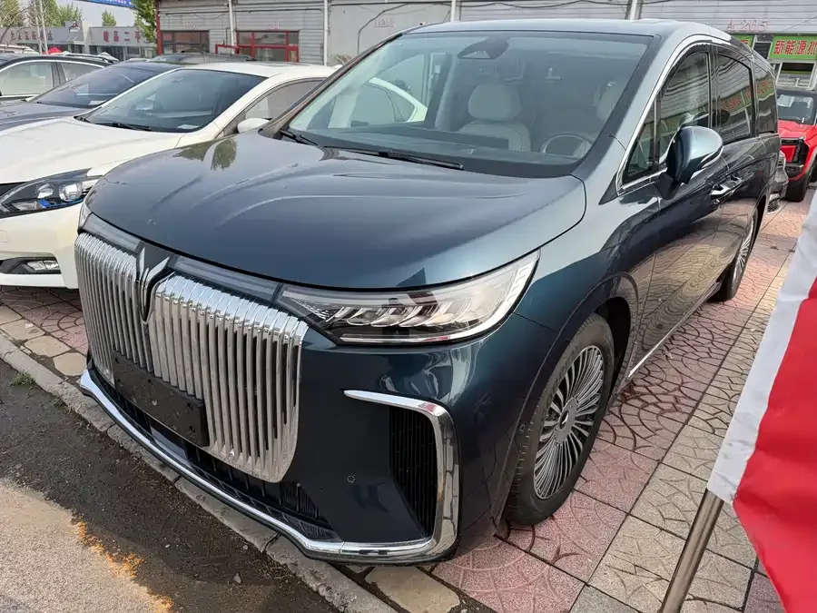 Voyah Lantu Dreamer Lantu Dreamer 2025 PHEV 4WD Flagship Kunpeng Edition 2025 — фото 1, купить с доставкой в Москву
