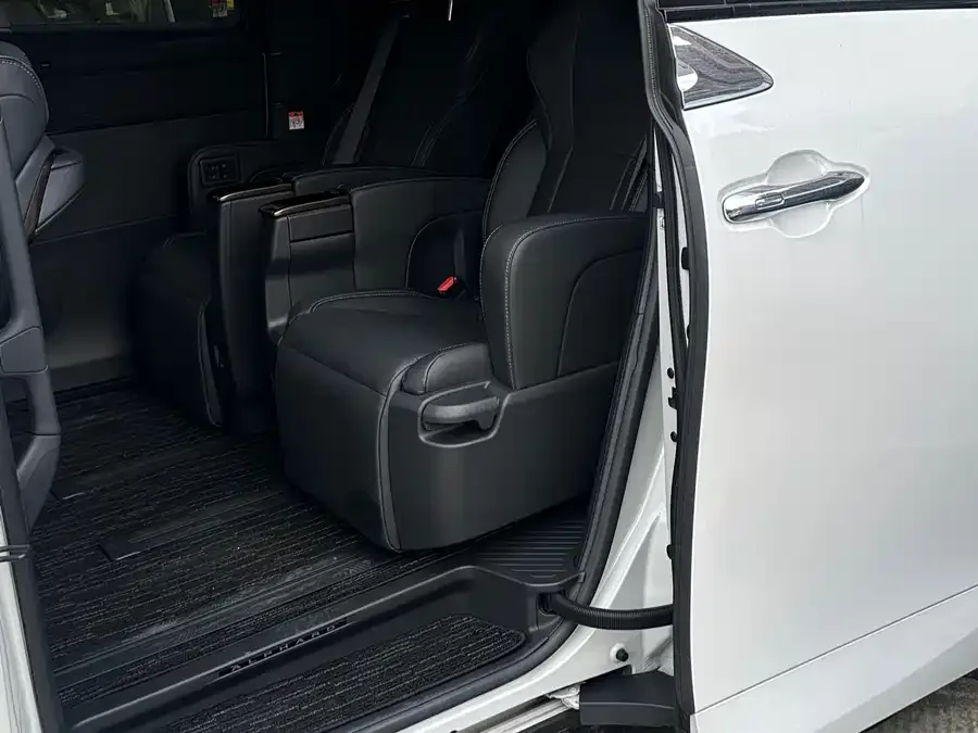 Toyota Alphard Alphard 2025 Hybrid 2.5L Gold Edition 2026 — миниатюра 3