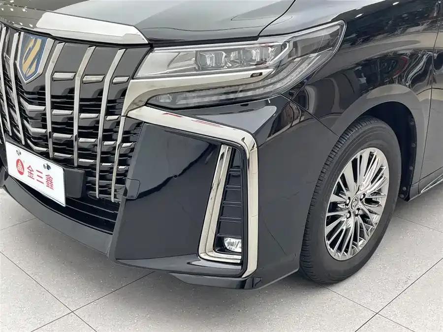 Toyota Alphard 2023 Alphard Hybrid 2.5L Premium Gold Edition 2023 — миниатюра 2