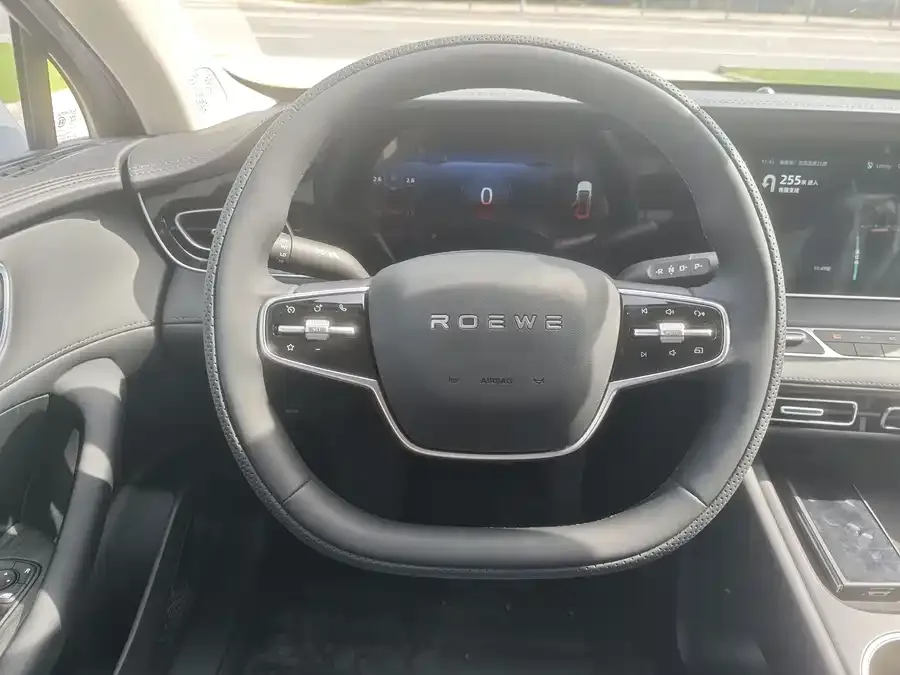 Roewe D7 Roewe D7 2025 DMH 125km World Champion Edition 2025 — миниатюра 4