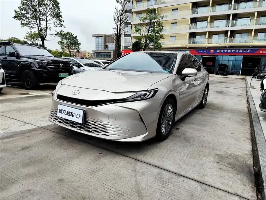 Toyota Camry 2025