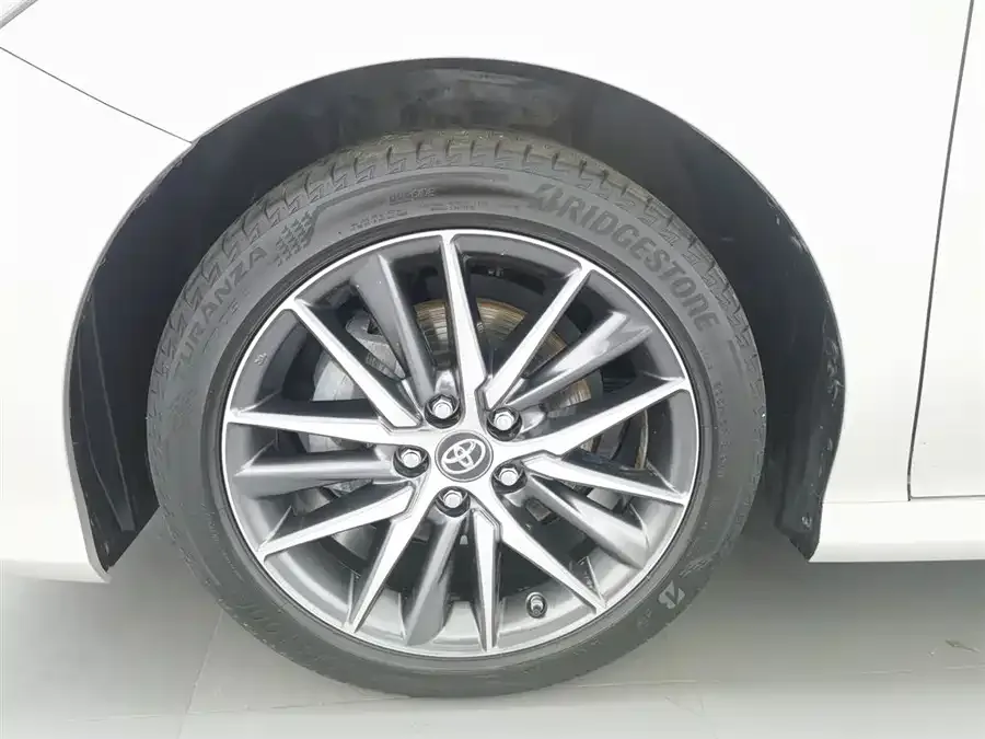 Toyota Camry Camry 2021 2.5G Deluxe Edition 2022 — миниатюра 5